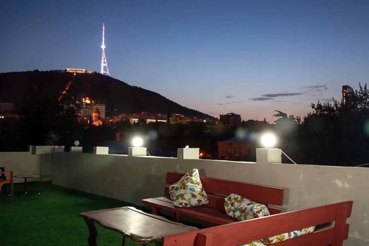 Guest House Sky Plus Tbilisi Eksteriør bilde